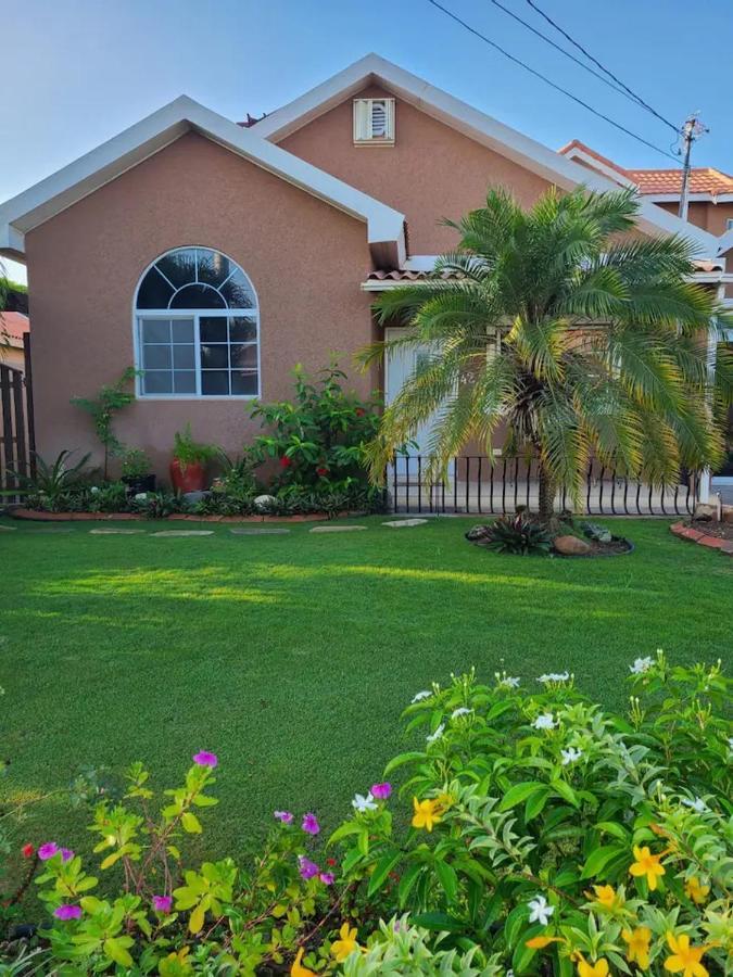 Caribbean Estates, 10 Mins From The Beach, Beautiful Gated Community ポートモア エクステリア 写真